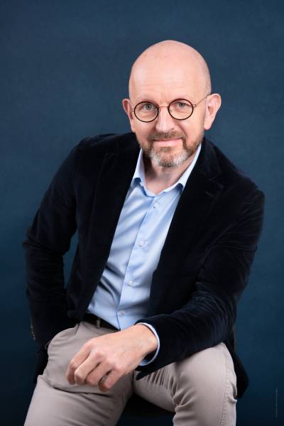 Photographie de portrait professionnel pour hommes d'affaires dynamiques et engageants à Nancy