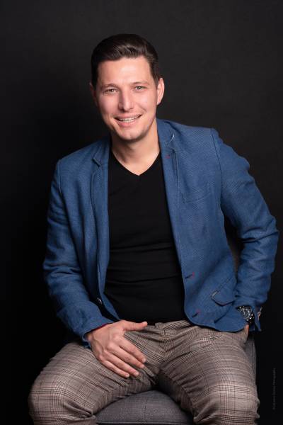 Photographie de portrait professionnel pour hommes d'affaires dynamiques et engageants à Nancy